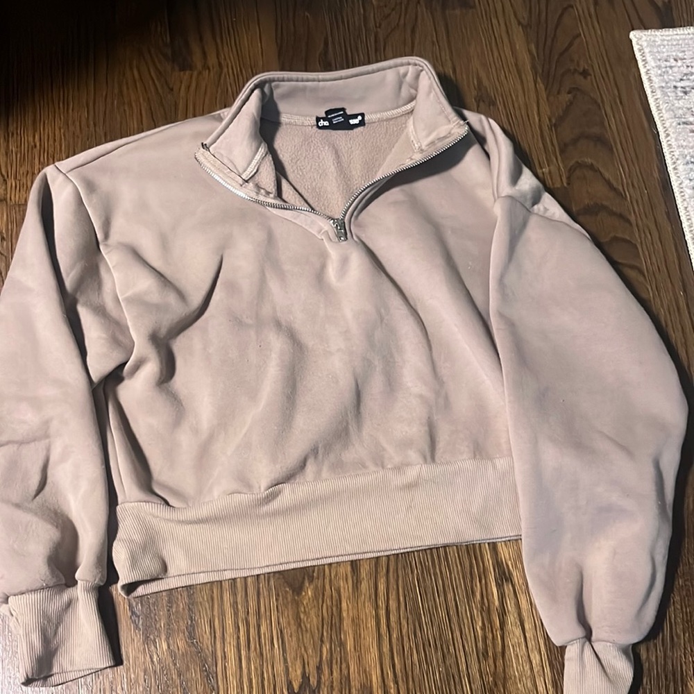 cropped halfzip super cute